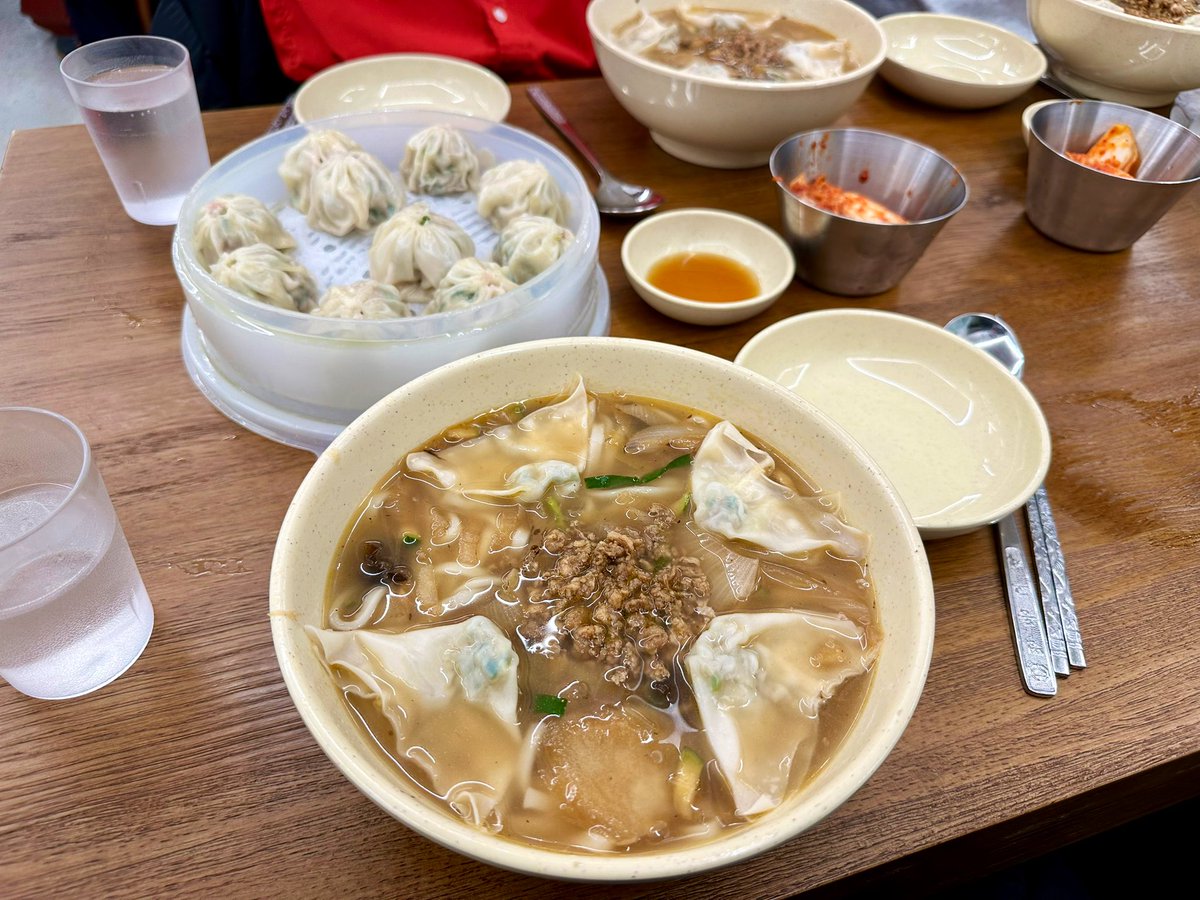 맛난 저녁먹고 모인 카페타임😚
5분만 더 늦게 나왔으면 막차 놓칠뻔ㅋㅋ
폭풍수다로 시간가는줄 몰랐네요
다음에 또 만나요:)