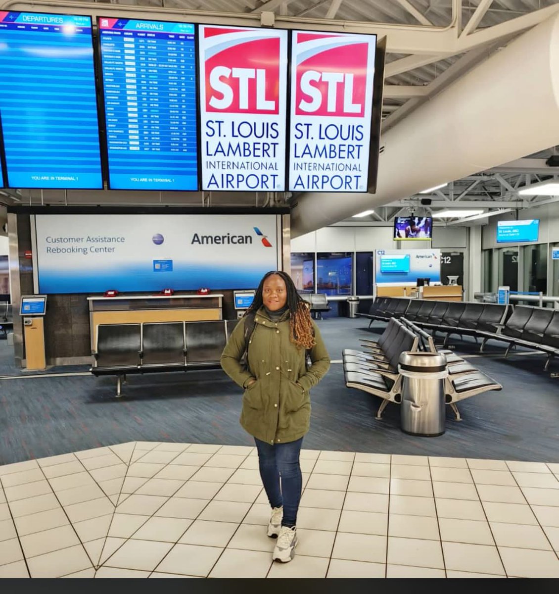 Constancial1's tweet photo. What a unique way to start the New Year💃
I am so happy to share that I am now officially in the United States, beginning my journey as a Graduate Assistant at SIUE. This milestone is an aftermath of my perseverance, faith and hard work. #graduateschool
#firstclasstudent https://t.co/v7Iz5yKlMu