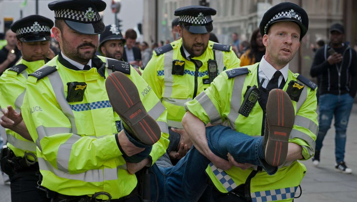 TheBabylonBee's tweet image. British Man Arrested For Making Meme Offensive To Child Rapists buff.ly/40kfZOH