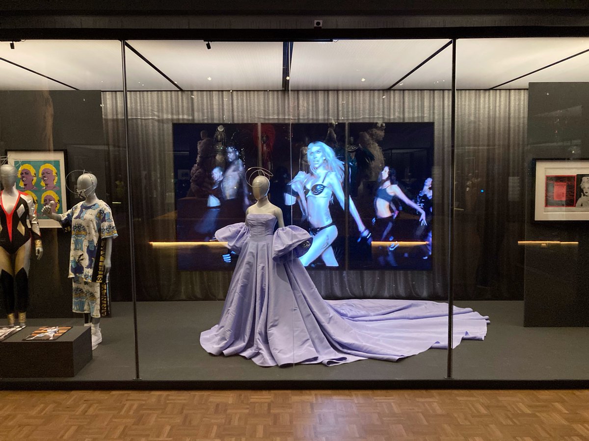 Lichting98's tweet photo. Expositie in de #Kunsthal Rotterdam: Diva. 💃🏽 https://t.co/3pjapdICVp