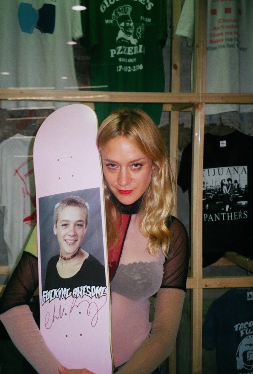 lyraskyofficial's tweet image. It's emotional and wonderful in many ways. Chloë Sevigny❤️

クロエ・セヴィニー
色々な意味で感慨深い素敵写真

#Emotional #ChloëSevigny
#クロエセヴィニー #skater