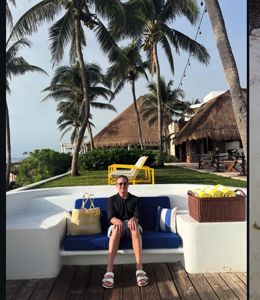 KHawesfan's tweet image. Keeley Hawes and Matthew Macfadyen in Mexico 🇲🇽 ☀️

#KeeleyHawes #MatthewMacfadyen