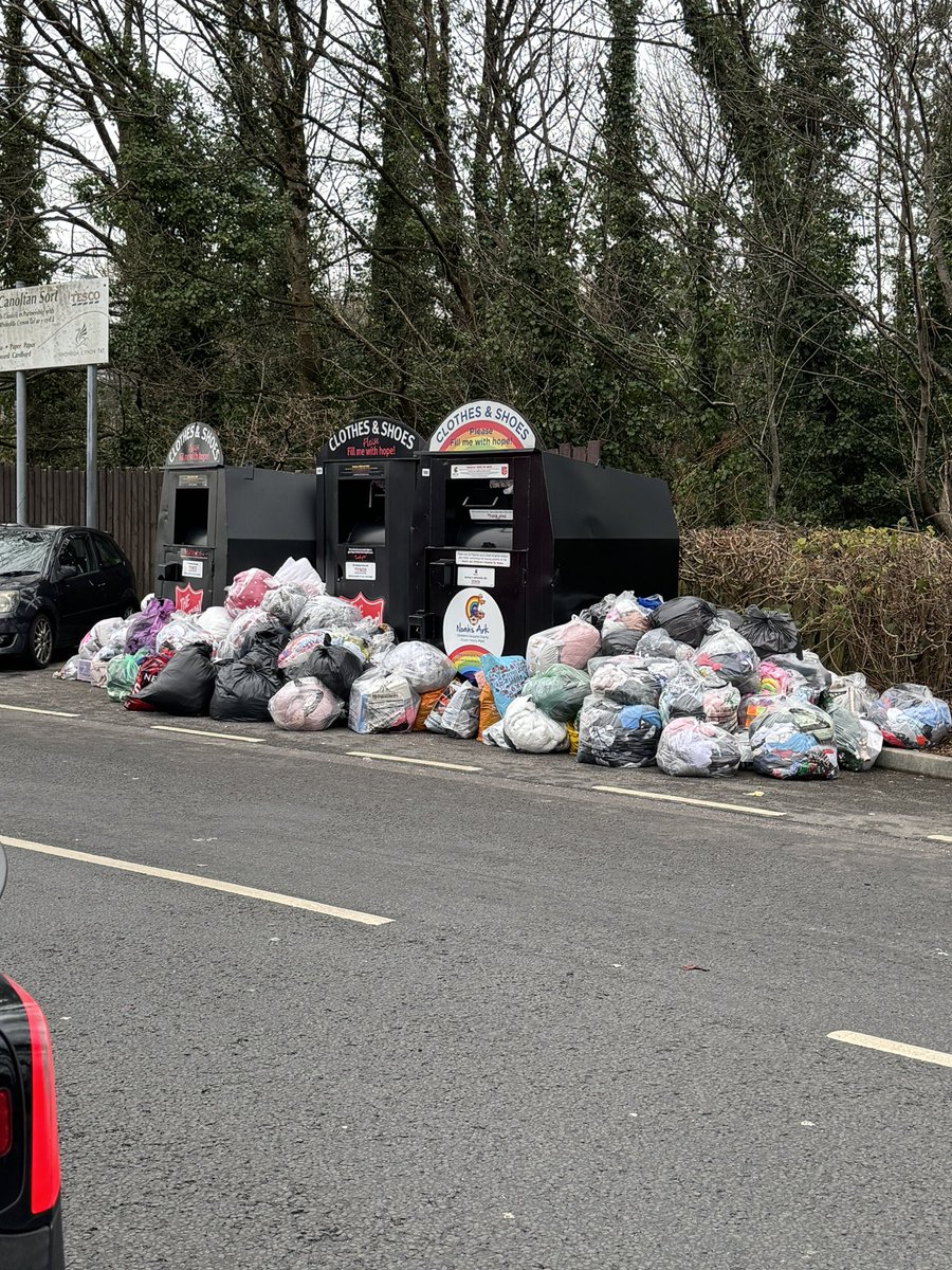 thegrayhouseltd's tweet photo. Come on @salvationarmy @NoahsArkHospice people are in need of clothing and these donations are getting ruined ruined waiting to be collected because the bins are full #donations #talbotgreen #pontyclun #charity https://t.co/EgYcsSvKyf