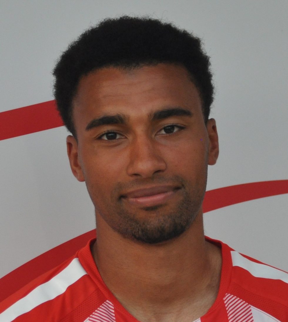 SteyningTown's tweet photo. GOAL: STEYNING TOWN COMMUNITY 3-2 Ashford United - Lucas Murrain (85') #IsthmianLeague https://t.co/hqy5k4DDDu https://t.co/uR0chbfp8Q