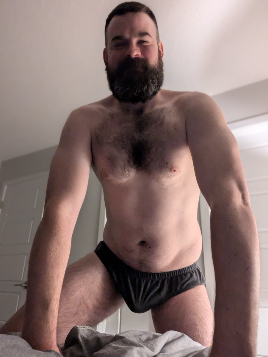 cobrando89's tweet photo. RT if you want dad to crawl into bed with you 😈 https://t.co/1YhBKCk11D