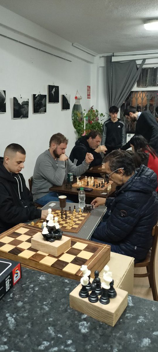 ¡Han sido días muy intensos! Mientras nos reponemos y trabajamos en la programación de enero, os vamos dejando unas fotitos del torneo de ajedrez Jaque al Rey. 
¡Nos vemos en la próxima!