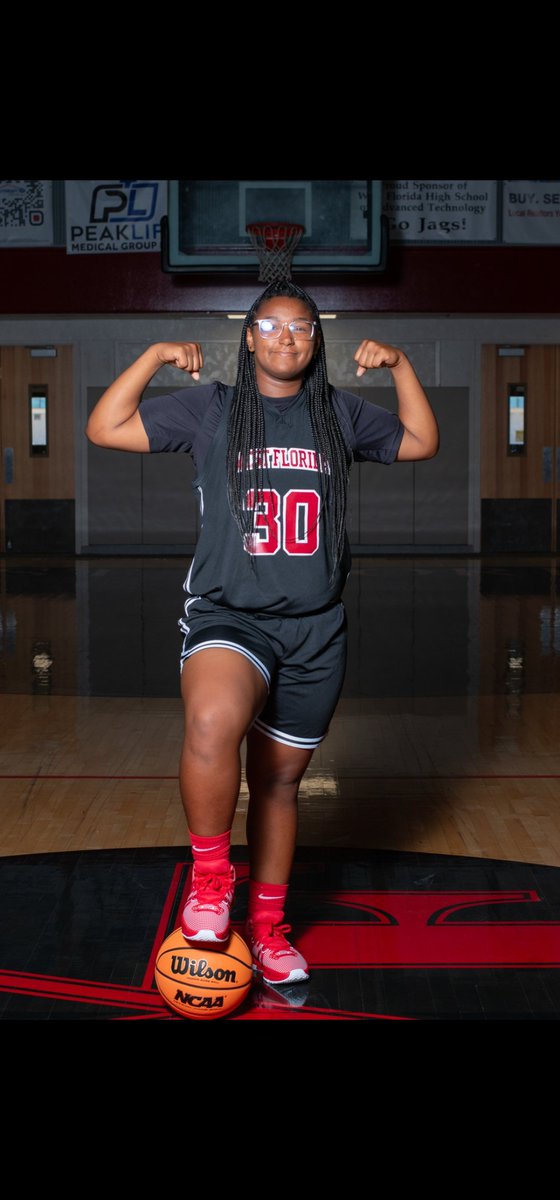 A walking double double...this season 250 + points and over 150 rebounds with 7 more games to go. She is one amazing student-Athlete. Vote Amani Bartholomew for PNJ player of the week. 
pnj.com/story/sports/h…