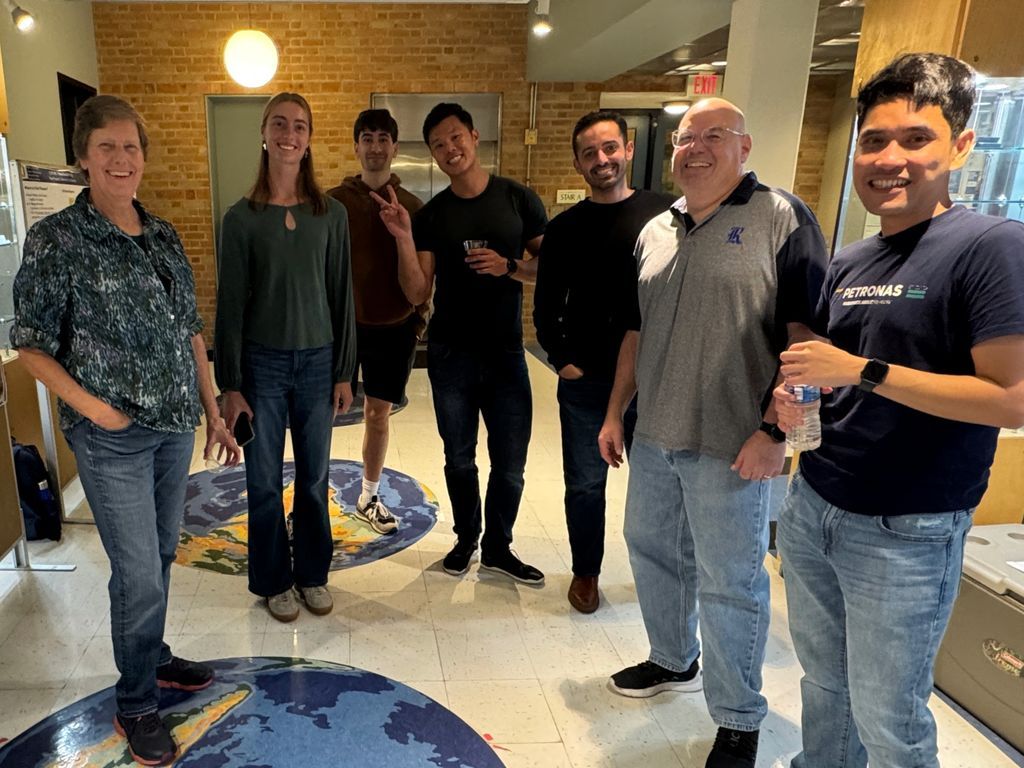 RiceEarthSci's tweet image. On Dec. 4th, the #EEPS department gathered to celebrate the holiday season. Every segment of our EEPS community was present, undergraduates, postdocs, faculty, and more, to celebrate an eventful Fall semester. 

What was your favorite memory from this academic year?

#Fall24