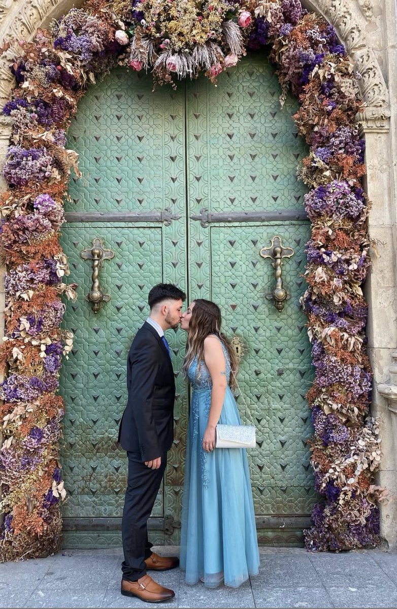 7 años juntos, miles de historias, experiencias divertidas, momentos mágicos y hoy quiero agradecerte el hecho de ser mi compañera  de vida y conseguir que cada día valga más que el anterior, te amo ❤️