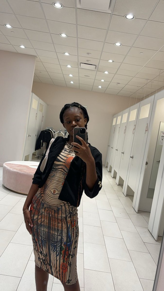 nyladarks's tweet photo. Love don’t cost no dime 🌻 https://t.co/j05VwSKFL2