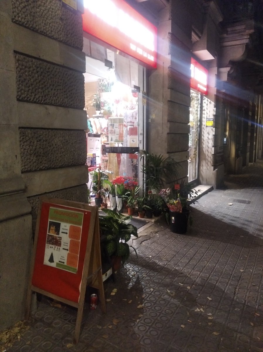 Lluis Sust (@lluis_sust) on Twitter photo Hola <a href="/bcn_ajuntament/">Ajuntament de Barcelona</a> <a href="/barcelona_010/">Barcelona 010</a> i <a href="/gencat/">Generalitat de Catalunya</a> com es que aquest comerç al Carrer Girona 22 de Barcelona pot situar material a la venda en plena vía publica en espai que es per els peatons? Hola <a href="/bcn_ajuntament/">Ajuntament de Barcelona</a> <a href="/barcelona_010/">Barcelona 010</a> i <a href="/gencat/">Generalitat de Catalunya</a> com es que aquest comerç al Carrer Girona 22 de Barcelona pot situar material a la venda en plena vía publica en espai que es per els peatons?