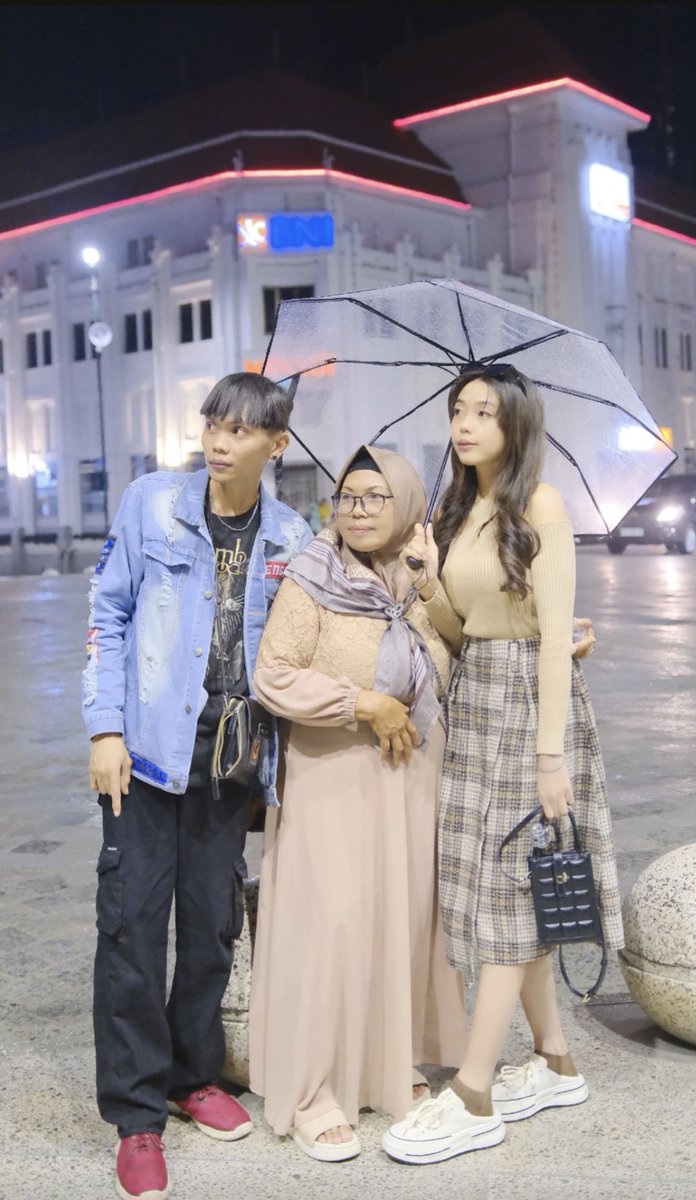 Deprimvp's tweet photo. Family
4 january 2025 https://t.co/B4sUBeaQkp