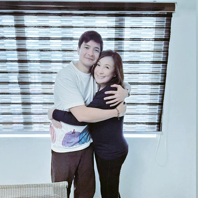 hourlyrichards's tweet photo. alden, mama sharon 🥹💗

[#aldenrichards; @aldenrichards02] 
[#sharoncuneta; @sharon_cuneta12]
#familyoftwo https://t.co/HIG95oz13Z
