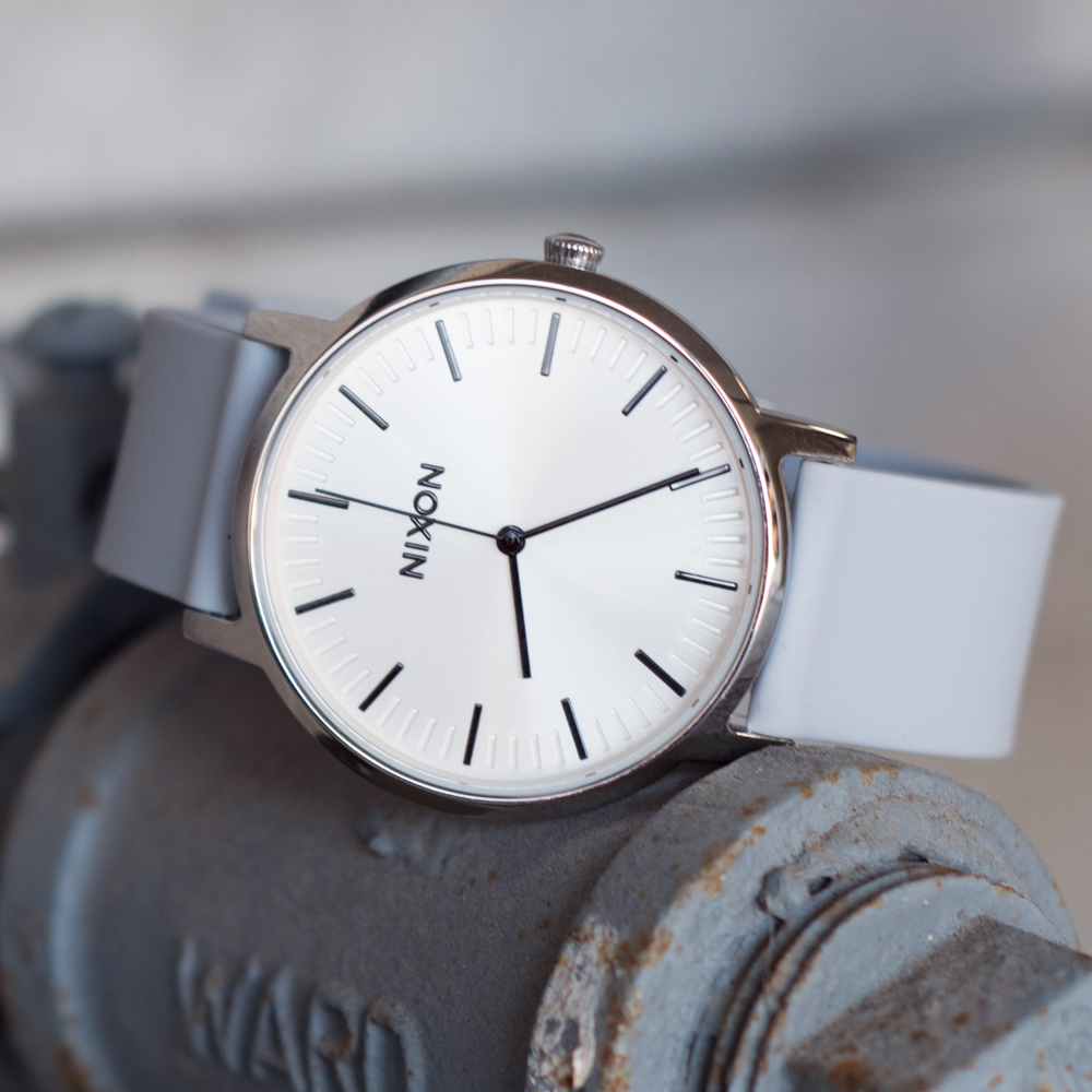 Sleek, smooth, and built for comfort. Our soft silicone bands are the perfect mix of practicality and modern design.  

#bartonbands #bartonwatchbands #wristwatch #watchlovers #watches #watchcollector #instawatch #watchoftheday #watchnerd #watchmania #timepiece #watch