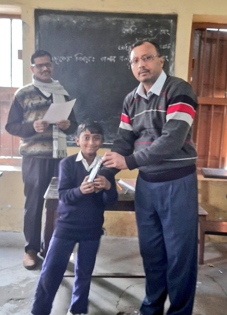 Nirmalendu88696's tweet image. A glimpse of spending happy time with my students in recent time most of whom are first generation learners. An effort to guide them in the walks of life. 
#education #lovelive #happiestminds 
#wbsed