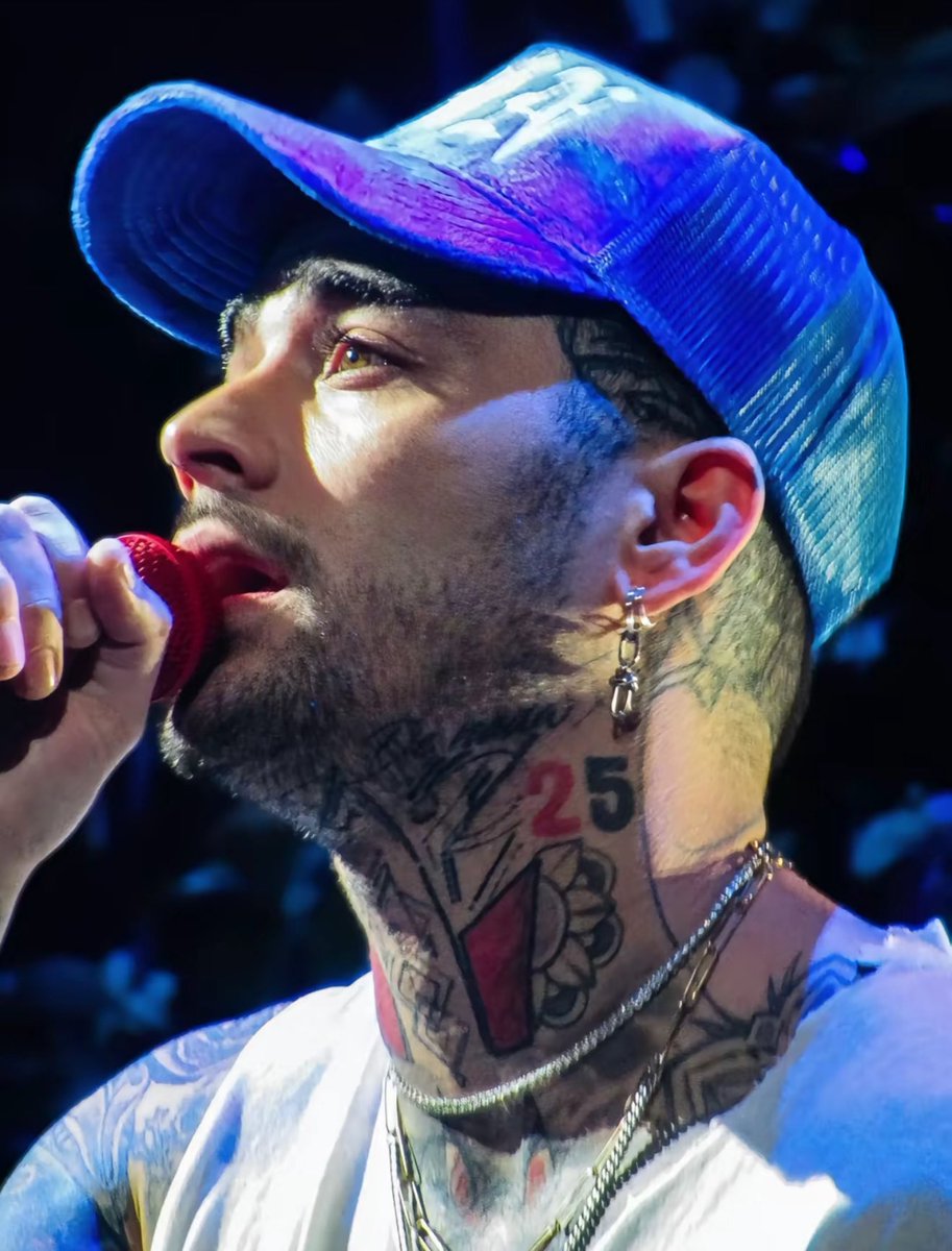 ZJMCRAVE's tweet image. how is he real?!??