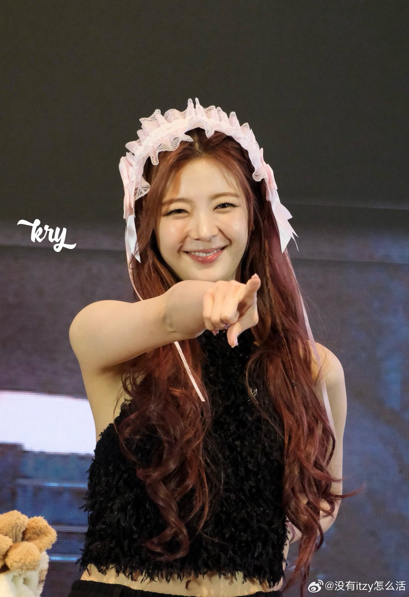 250104 #LIA #리아 at Counting Stars offline fansign event in Guangzhou (© 没有itzy怎么活 on Weibo)