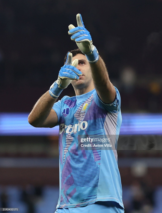 Graham Chadwick (@gchadwick_) on Twitter photo Top Keeper, Top Photographer, Top Frame, from Harry Murphy <a href="/harryamurphy/">Harry Murphy</a> Spotted on the edits this afternoon. <a href="/emimartinezz1/">Emi Martínez</a> #AVFC Top Keeper, Top Photographer, Top Frame, from Harry Murphy <a href="/harryamurphy/">Harry Murphy</a> Spotted on the edits this afternoon. <a href="/emimartinezz1/">Emi Martínez</a> #AVFC
