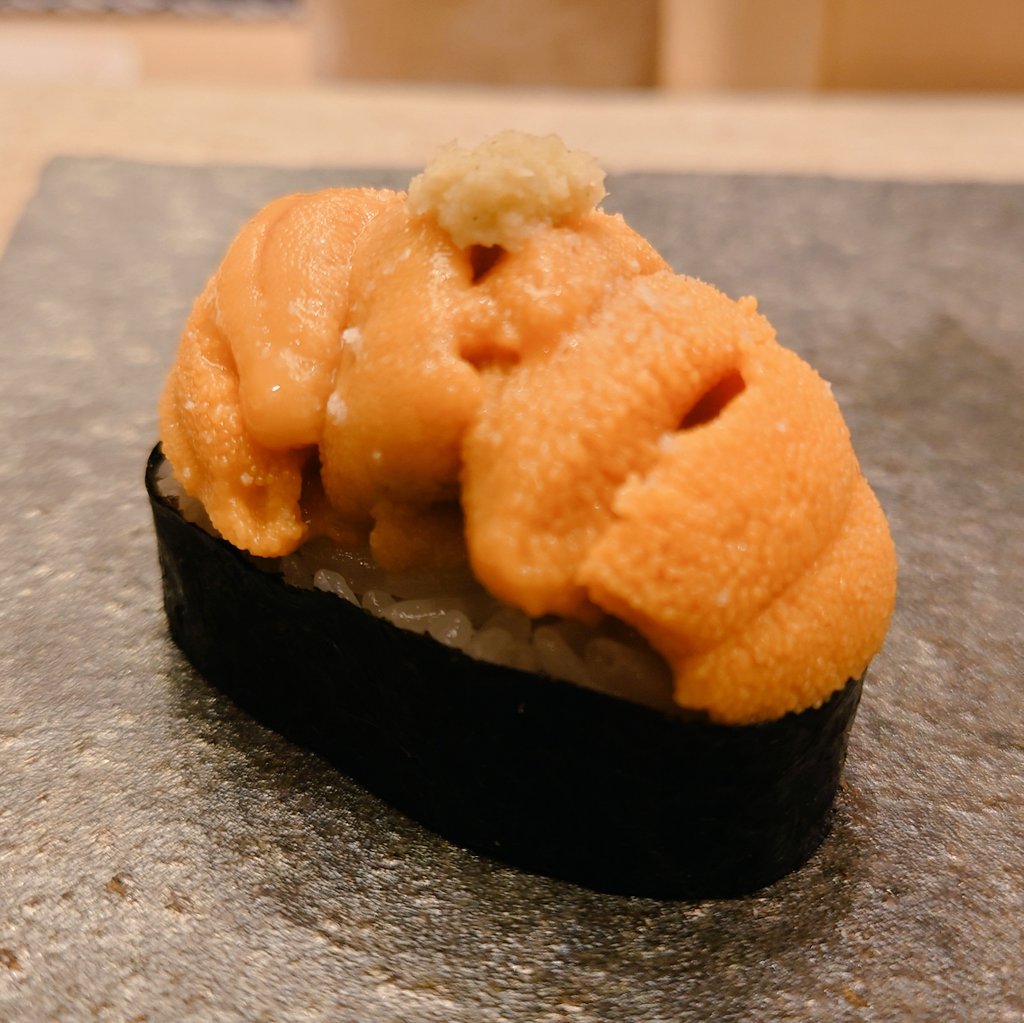 本日5日(日)は朝6〜9時までゴールデン街「珍呑」に立っています

明けましておめでとうございます！新年の挨拶に伺ったら偶然欠番で立たせてもらえることになりました、今年も皆様よろしくお願いいたします！
本日もお待ちしてます、是非!!