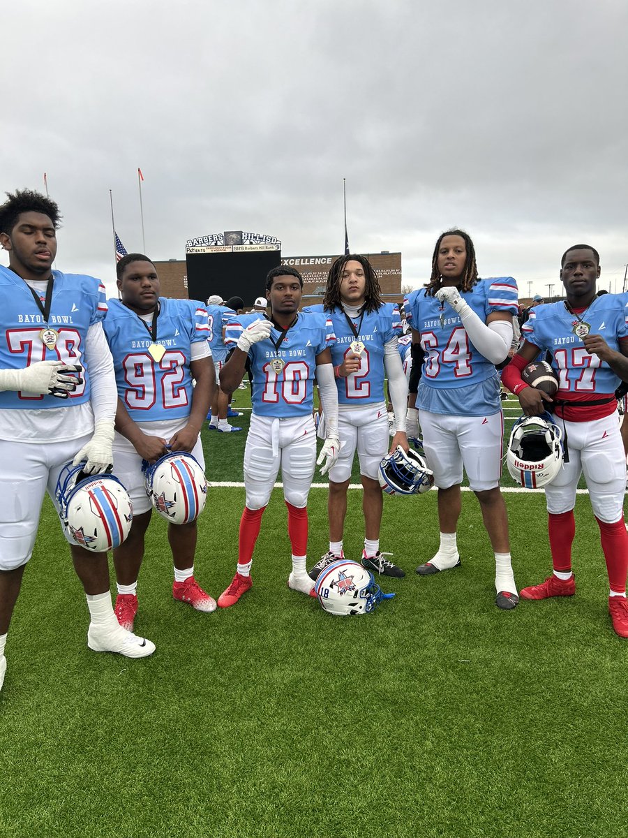 MustangATs's tweet photo. Congratulations to our Mustangs winning the bayou bowl! https://t.co/ZxPYoJgVw4
