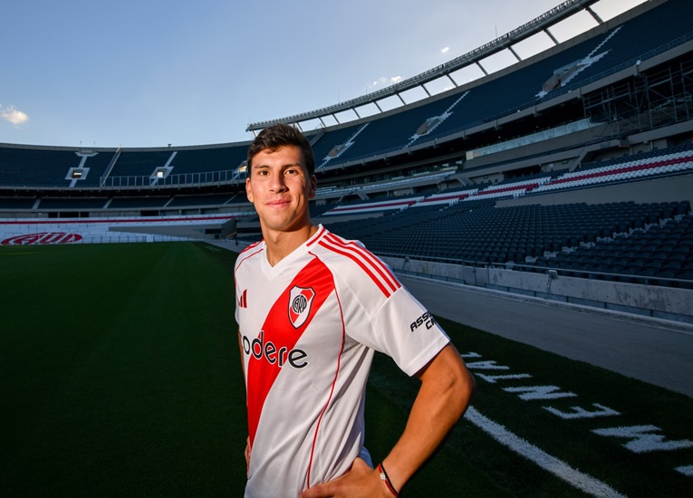 codigodep's tweet photo. @RiverPlate anunció la contratación de Gonzalo Tapia
https://t.co/H5PMb8IxEa https://t.co/NP1w8pHi56