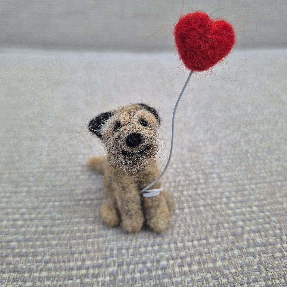 Hello!
Excited to say that I'm taking orders for these adorable felted Border Terriers! They make beautiful gift ideas for Border Terrier fans on their birthday or for Valentines day.
Thank you! ❤️ 
therockingfelter.etsy.com/listing/185147…
#etsy #BTPosse #dogsofx #firsttmaster #dogsoftwitter