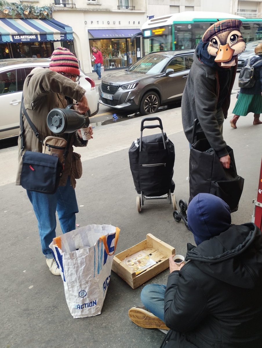 Canardsengages's tweet photo. Pour la 162ème, 10 canards se donneront rdv afin d'assurer la maraude du jour

Bienvenue à Patricia la maman de Marion qui a participé à sa première maraude à nos côtés

Le nombre de présents a rendu les choses plus simple en termes d'organisation et de répartition des équipes... https://t.co/gRwbD0IG1R