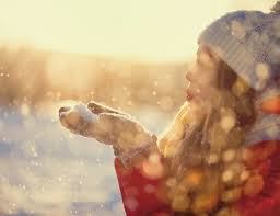 "Remember, the time of year
when the future appears
like a blank sheet of paper
a clean calendar, a new chance."

firstresponses.blogspot.com/2025/01/promis…