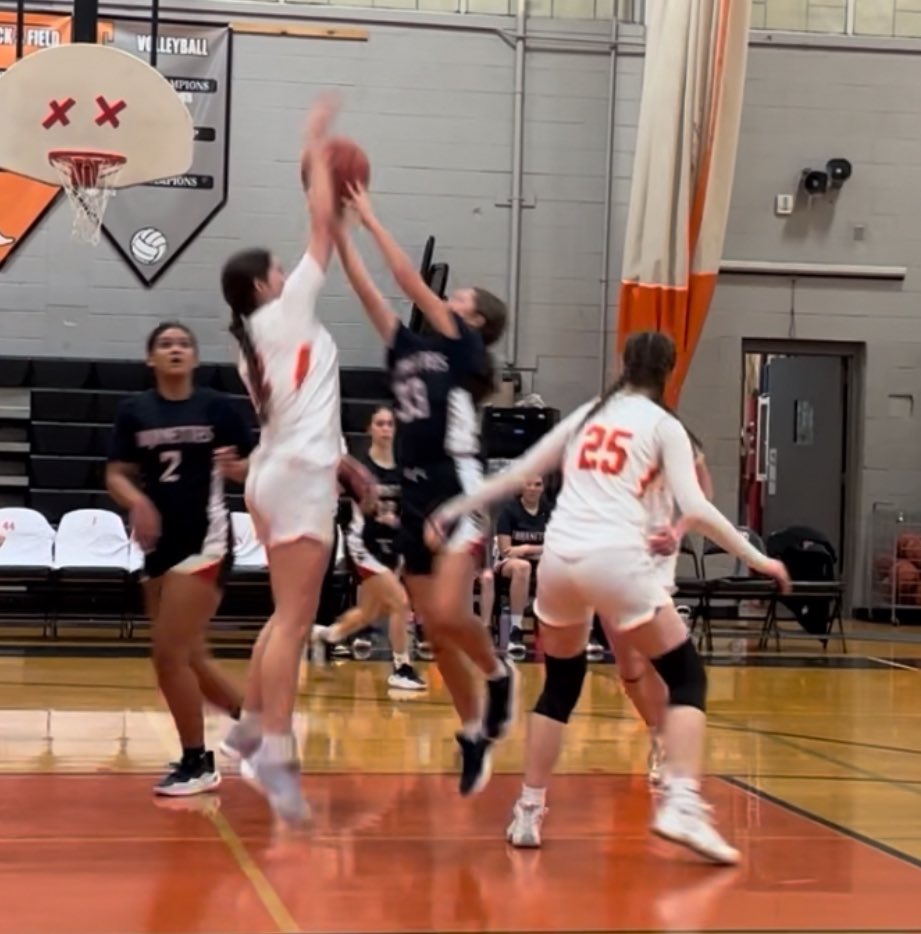 My <a href="/2ElizabethMoore/">Elizabeth Moore</a> w/a good block in last night’s game.