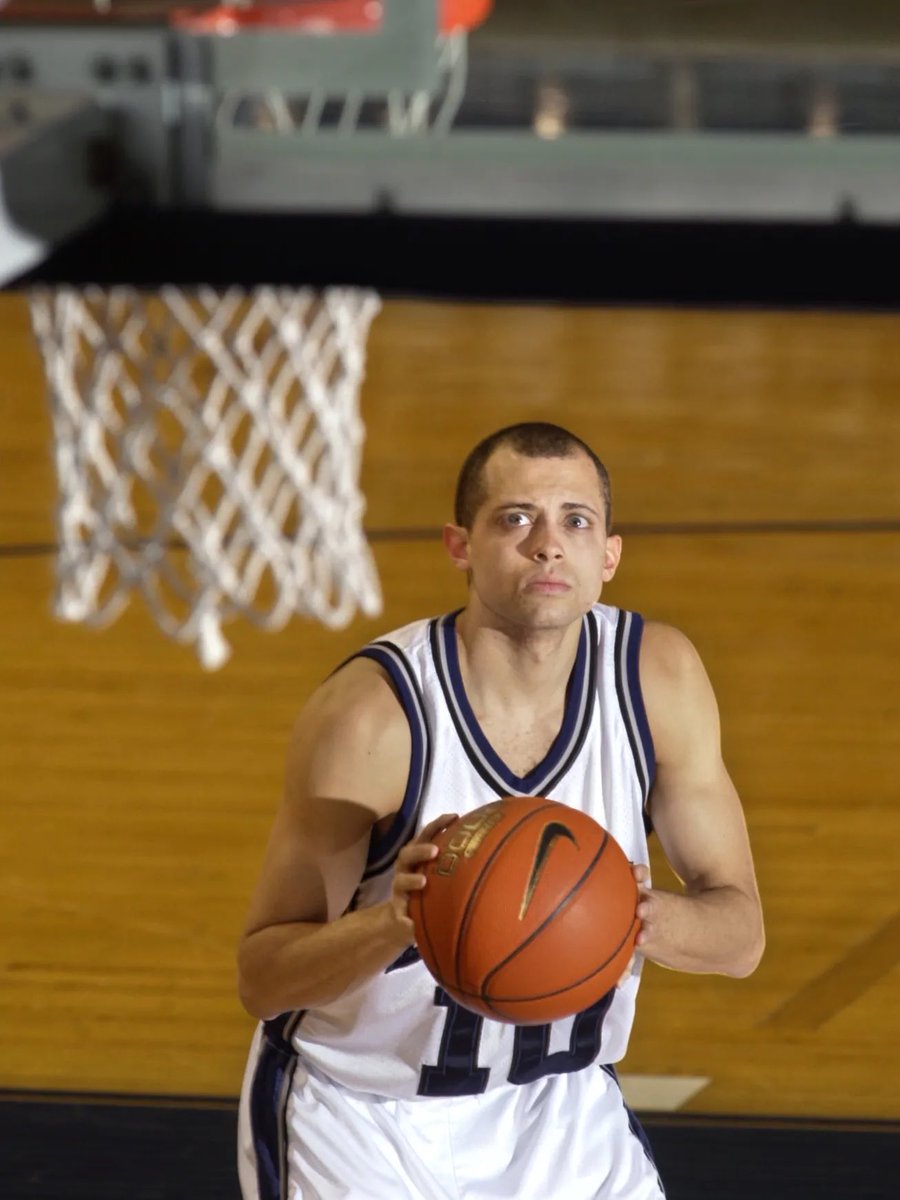 OTD in ‘03, Darnell Archey broke the NCAA DI record for consecutive FT’s with 74 made.  Arch went on to make 85–a record that still stands🤯  The streak covered 57 games over two seasons and ended at Hinkle two weeks later.