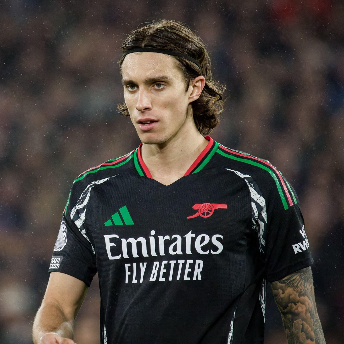 Squawka_Live's tweet photo. Riccardo Calafiori for Arsenal in the first half vs. Brighton:

◉ Most duels won (6/7)
◉ Most take-ons completed (2/2) 
◉= Most tackles (2) 

And he only misplaced just one of his 22 passes. 👏

#BHAARS https://t.co/aKUKMVJk6P