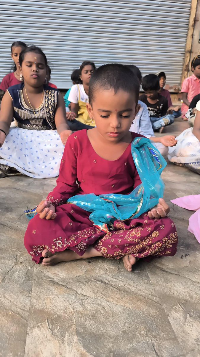 KeepHopeAlive_0's tweet photo. Chalo Padhaye Desh Badhaye Campaign
On New Year's Day 2025, the Keep Hope Alive Foundation celebrated the occasion by organizing a special event under the Chalo Padhaye Desh Badhaye campaign. https://t.co/oGMk4x0dRk