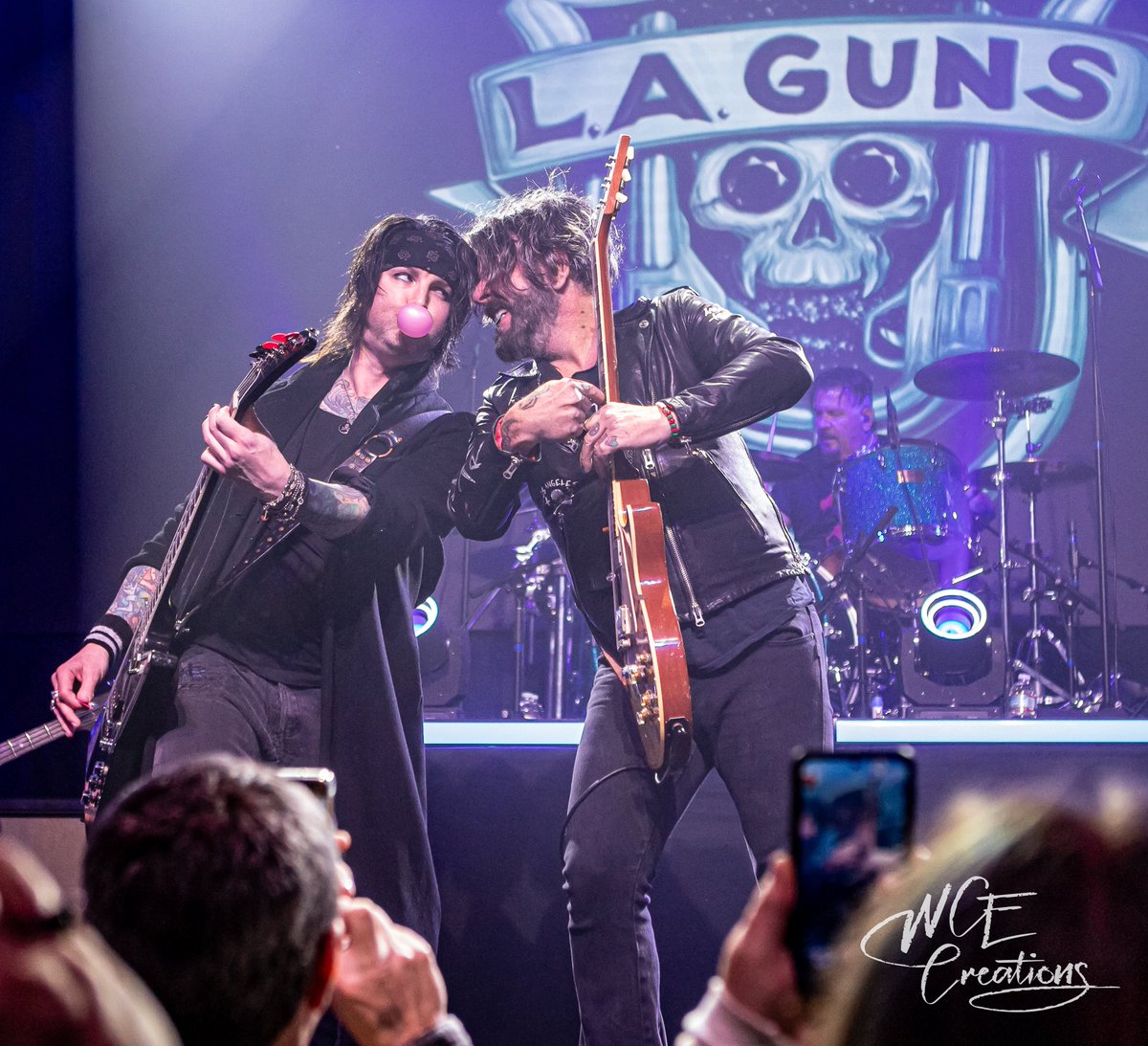 AlexDaleWCE's tweet image. These two! 
#thesetwo #acevonjohnson #traciiguns #phillewis #laguns  #myphoto #wcecreations #wordscantexplain #canonphotography #concertphotography #livemusic #rocknroll #gigphotography #bandphotography @acevonjohnson