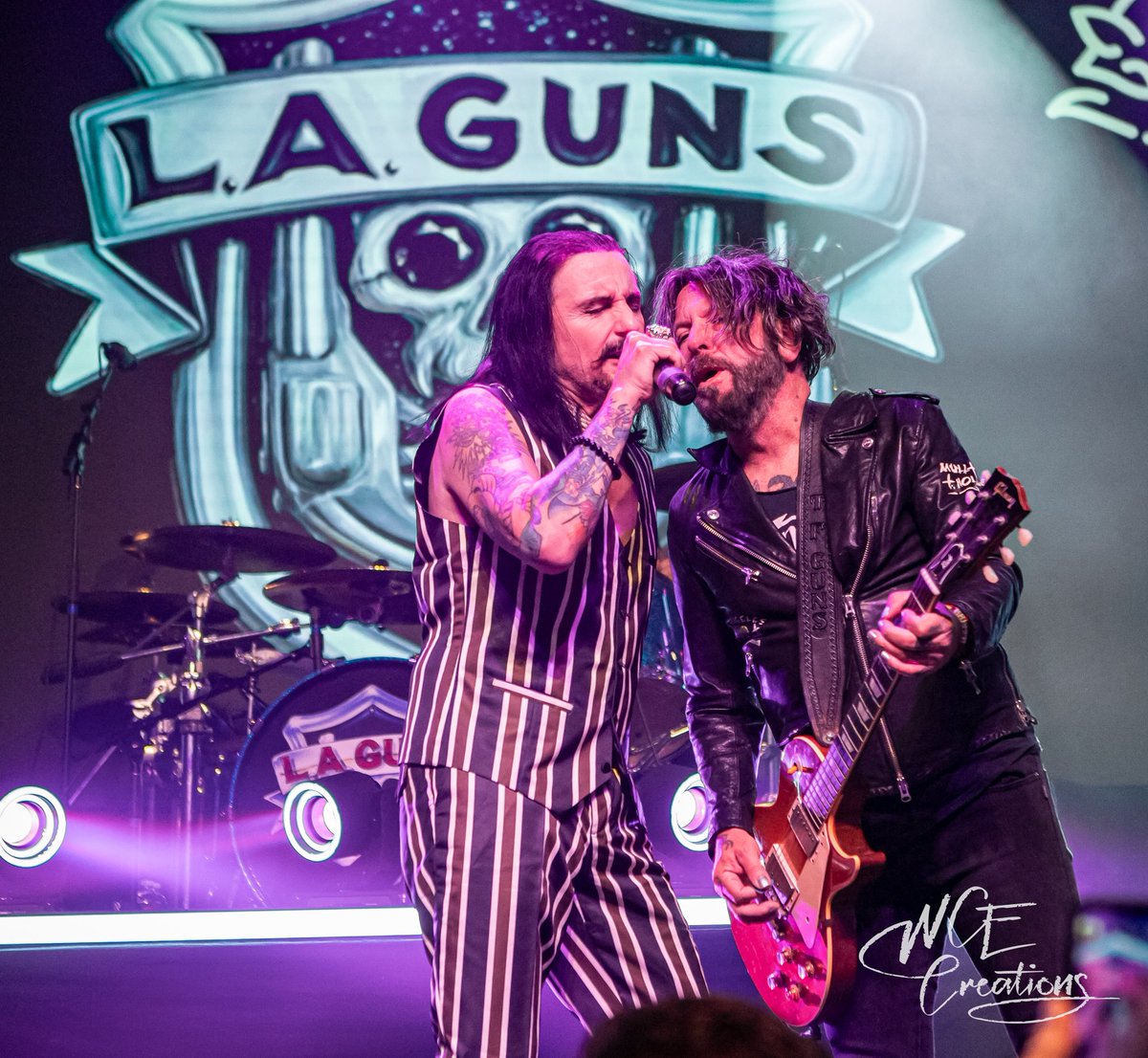 AlexDaleWCE's tweet image. These two! 
#thesetwo #acevonjohnson #traciiguns #phillewis #laguns  #myphoto #wcecreations #wordscantexplain #canonphotography #concertphotography #livemusic #rocknroll #gigphotography #bandphotography @acevonjohnson