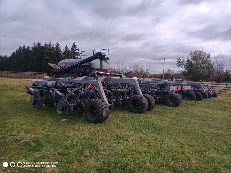 Anybody in Alberta had a used tool bar hauled on a trailer rather than towed? I’ve been told it has and can be done, but haven’t found anyone that will. 60’ Pillar no tank!