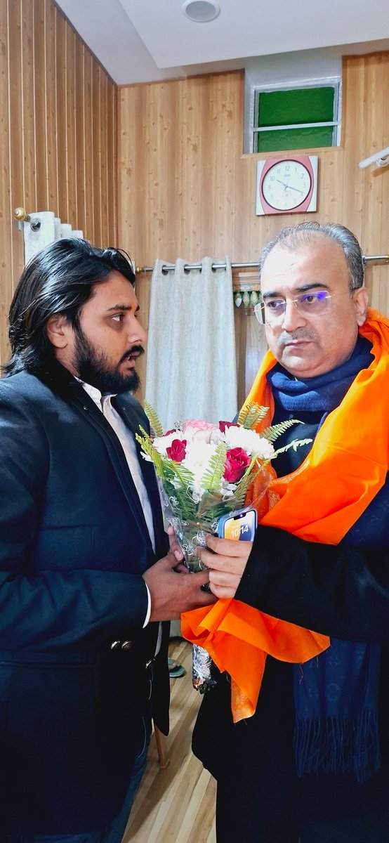 Bhushan4Bihar's tweet photo. माननीय स्वास्थ्य मंत्री आदरणीय श्री@mangalpandeybjpजी से उनके आवास पर मुलाकात किया एवं उन्हें  नव वर्ष की शुभकामनाएँ दिया,BTSC के माध्यम से होने वाली नियमित नियुक्ति का विज्ञापन देने,पारा मेडिकल काउंसिल मेंregistrationशुरू करने सहित 23_25 के छात्रों के निबंधन को लेकर अनुरोध किय। https://t.co/DBSH0JAMfd