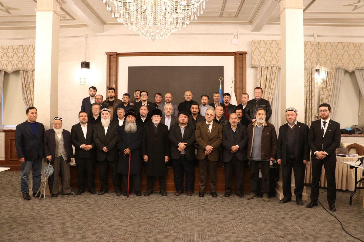 Uluslararası Doğu Türkistan Stklar Birliği Genişletilmiş Şurasında güzel insanlarla bir ardayız. <a href="/ersariTR/">R.Mehmet ERSARI🇹🇷</a> <a href="/FarukAksell/">Faruk Aksel</a> <a href="/celalkahraman_/">Celal Kahraman</a>