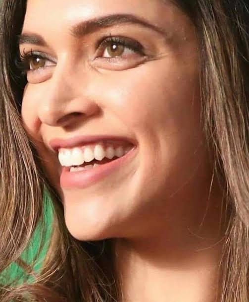 Blue_Pearl26's tweet photo. @deepikapadukone Happy Birthday dear 🎉🥳💐❤️😊 wishing you lots of love &amp; happiness ❤️ god bless you &amp; gives you whatever you need &amp; want in life always ❤️ love you deeps❤️  keep shining keep smiling always 🫶#HappyBirthdayDeepikaPadukone https://t.co/AvgGUOkdu4