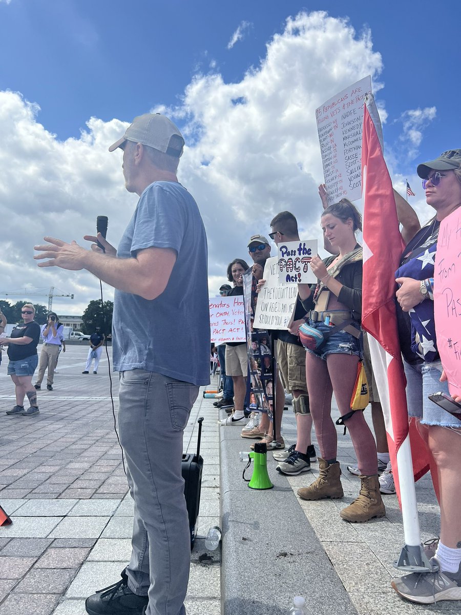 Burnpit360's tweet image. Help us go viral and call on @POTUS to grant the medal of Freedom to the heroes that helped 9/11 victims and Veterans with PACT ACT. @TheJohnFeal9117 @jonstewart #pactact #zadrogabill