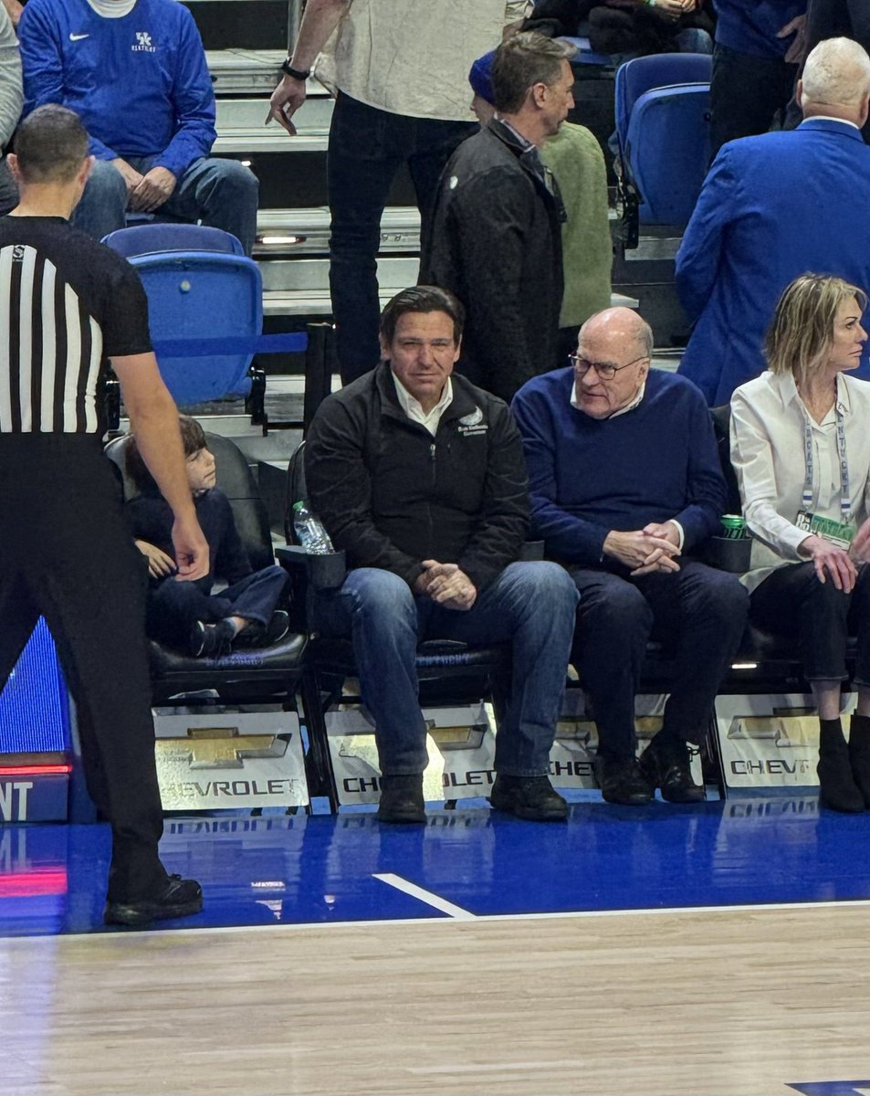 Tony Alexander tweet media