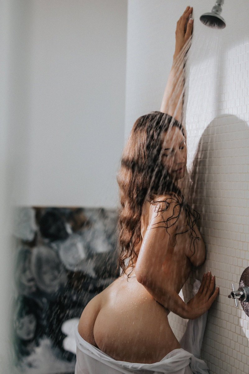 Starting 2025 off with four amazing shots of Dana 🤍