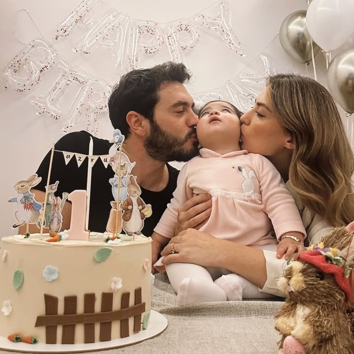 OkAndrisaOk's tweet photo. #HanAil #AyCem
With Azruş. 🥹🩷🤍🧿✨
#İsmailEgeŞaşmaz #HandeŞaşmaz #AzraŞaşmaz #AytaçŞaşmaz #CemreBaysel https://t.co/z7gUfdhVOZ