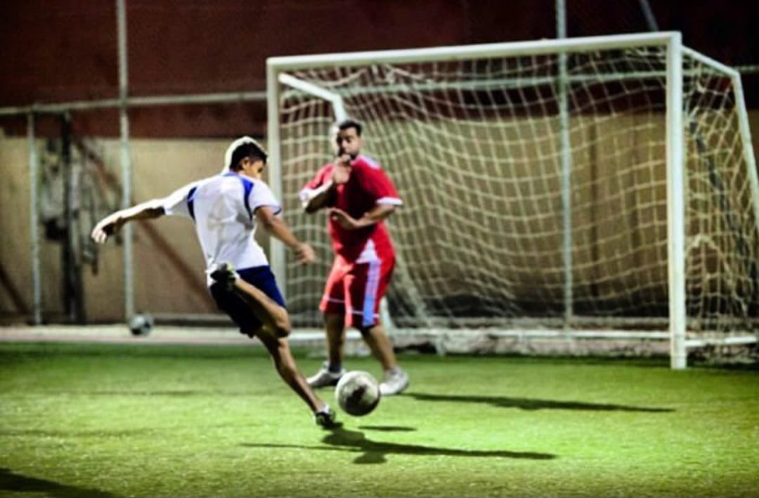 SAlwadaei's tweet photo. #البحرين_عمان 

حققت البحرين بطولة كأس الخليج. حان الوقت للإفراج عن جميع السجناء السياسيين. وعلى رأسهم لاعبي كرة القدم.

١. حسين علي مهدي، يقضي حكما بالإعدام.

٢. علي حاجي، محبوس حاليا بالانفرادي لمطالبته بحقه بالاتصال بعائلته.

٣. حسين مهدي الأسود، لاعب منتخب الناشئين.

#البحرين 
#خليجي26