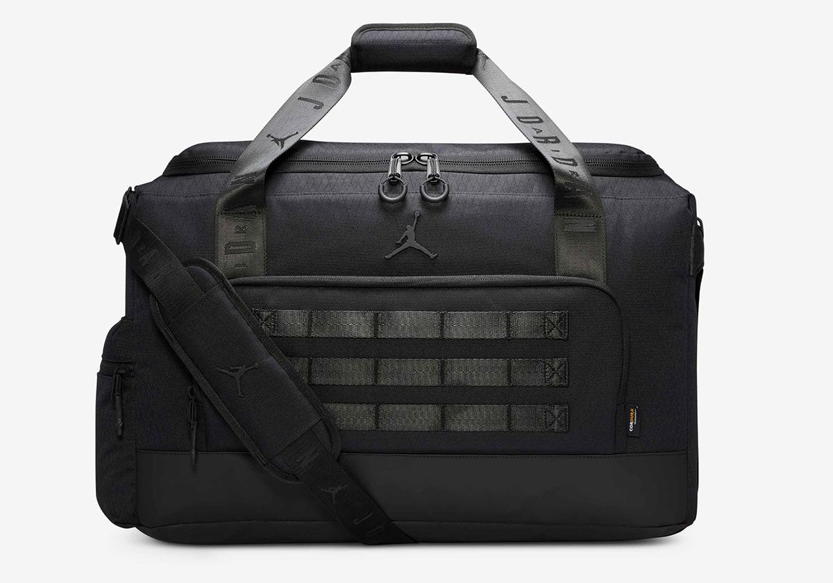 Sneaker News tweet media