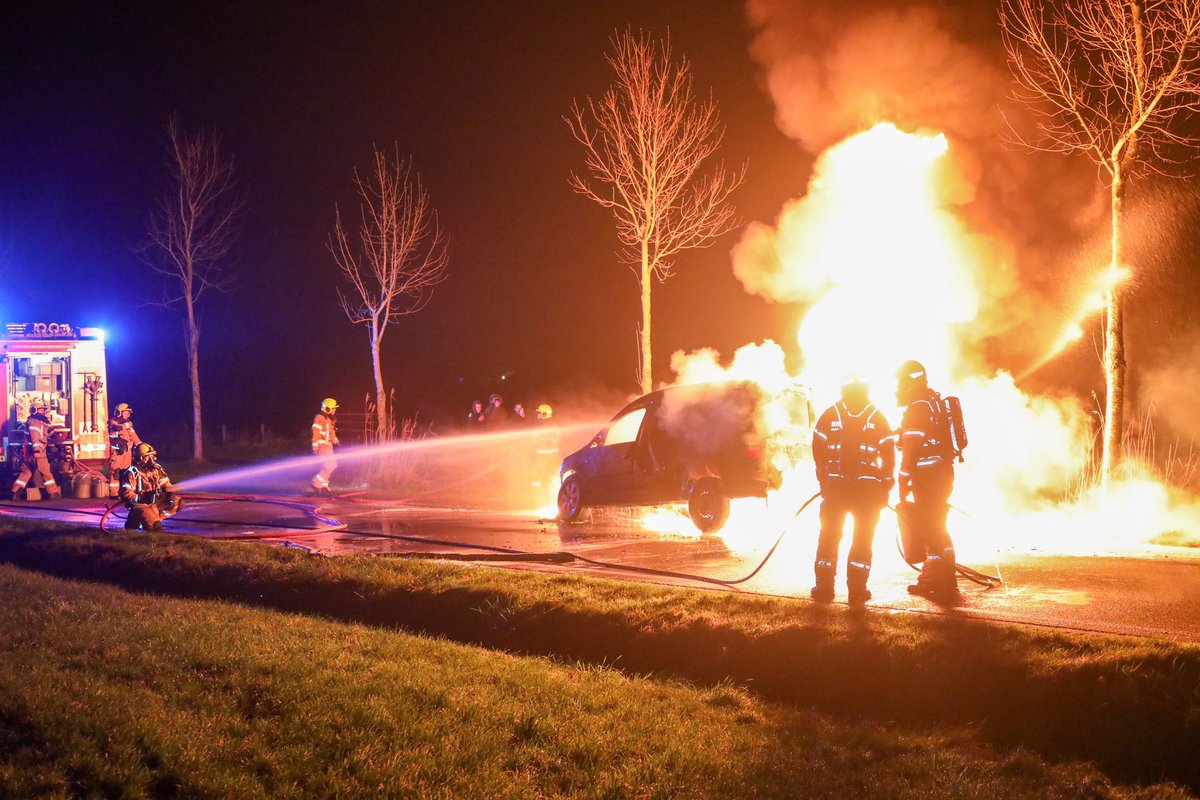 Auto uitgebrand in Wekerom