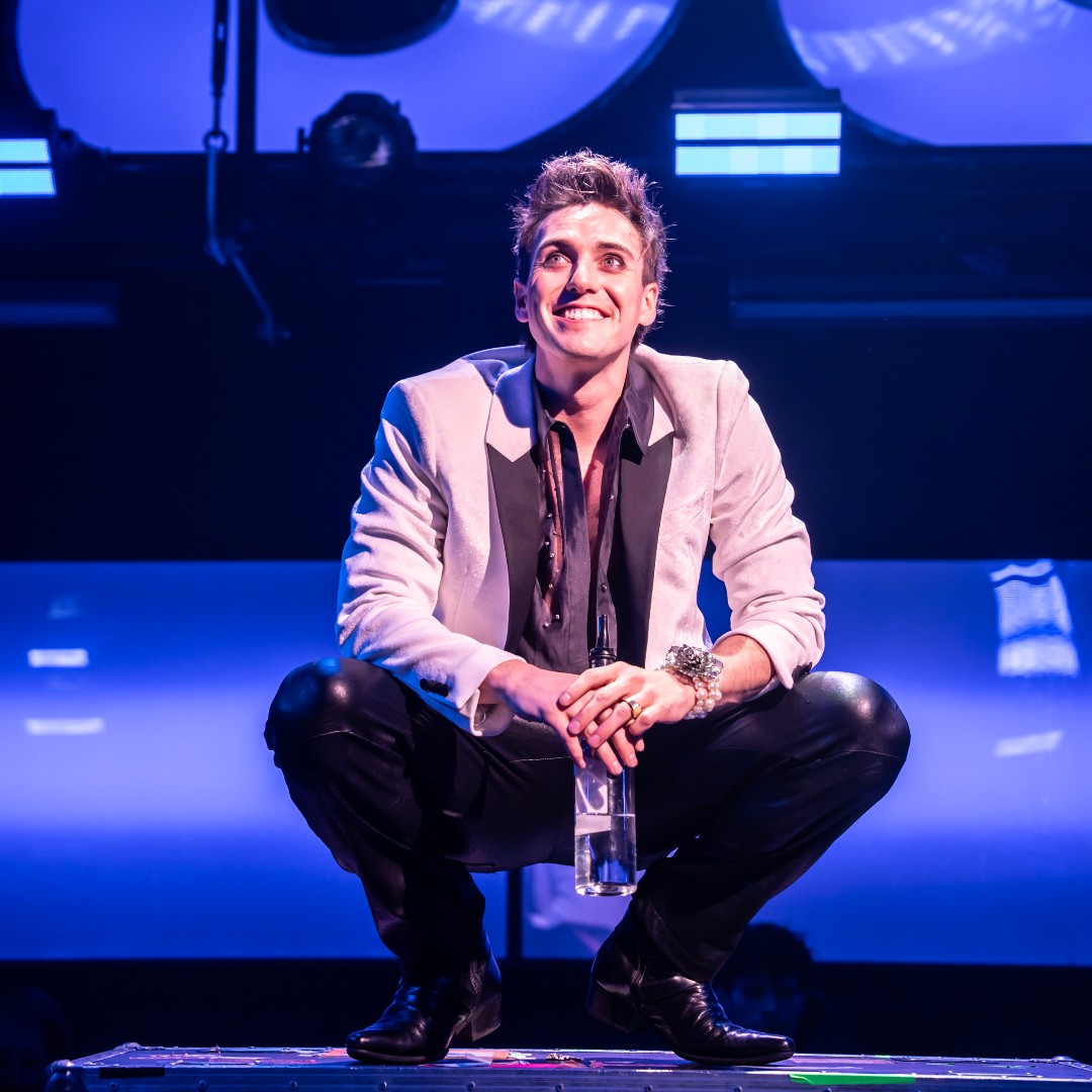 Donmar Warehouse (@donmarwarehouse) on Twitter photo "An exceptionally handsome man walked in with a confident yet courteous air"
Jamie Muscato is "excellent, charismatic, devilish" (<a href="/FT/">Financial Times</a>) as Anatole Kuragin in NATASHA, PIERRE & THE GREAT COMET OF 1812 ☄️
📸 Johan Persson "An exceptionally handsome man walked in with a confident yet courteous air"
Jamie Muscato is "excellent, charismatic, devilish" (<a href="/FT/">Financial Times</a>) as Anatole Kuragin in NATASHA, PIERRE & THE GREAT COMET OF 1812 ☄️
📸 Johan Persson