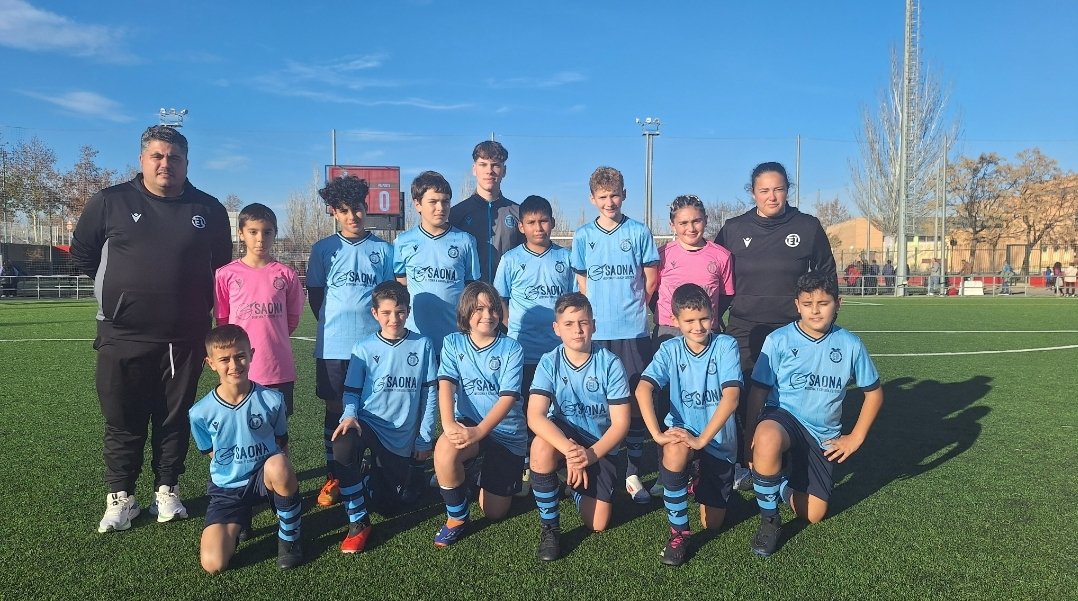 ActurPIglesias's tweet photo. 💙 E1 PAIPORTA

Hoy nos ha vuelto a visitar el @CFE1Paiporta y hemos vuelto a disfrutar de un emotivo día junto a ellos. Muchas gracias amigos por la gran confianza depositada en el API durante estas, semanas y esperamos haberos ayudado en todo lo posible. https://t.co/EhzPzzHt6G