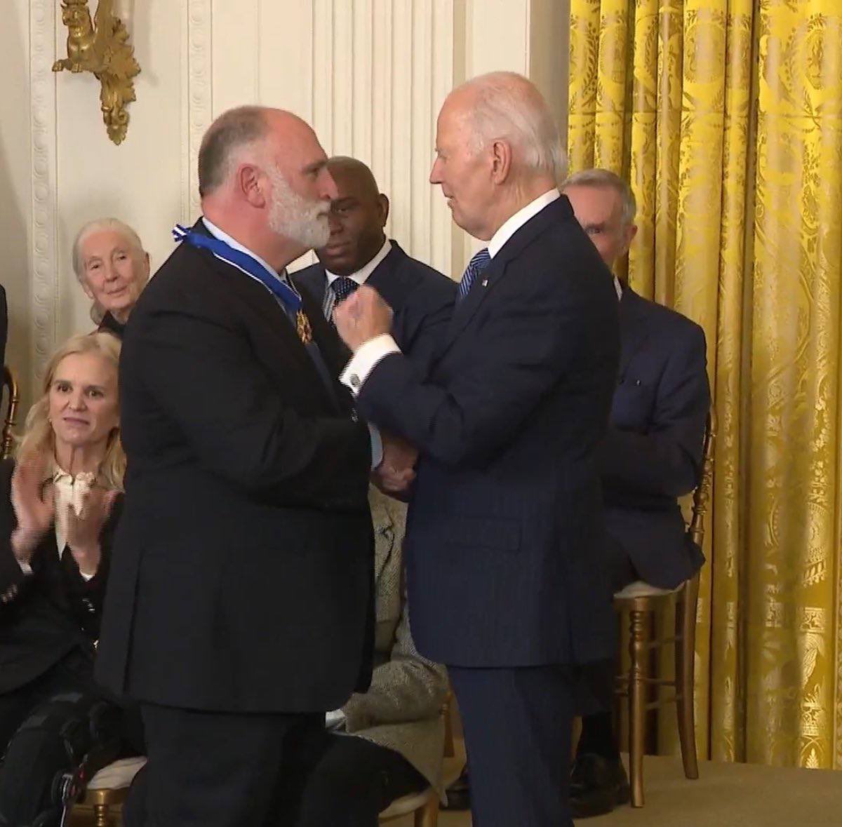 bennyjohnson's tweet image. 🚨Biden just gave the Presidential Medal of Freedom to Jose Andres, who appears in photos with Trump’s would-be assassin.