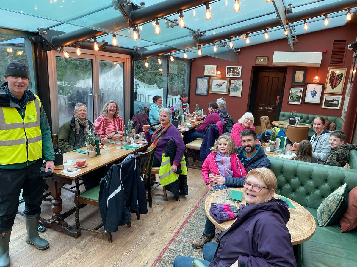 lockkeeper's tweet image. An amazing effort from the Wombles and all the incredible volunteers on this morning’s litter pick around Keynsham. Thank you for keeping our community and environment clean. 💚🌳♻️ It was a pleasure to provide you with some well-deserved hot drinks after all that effort.