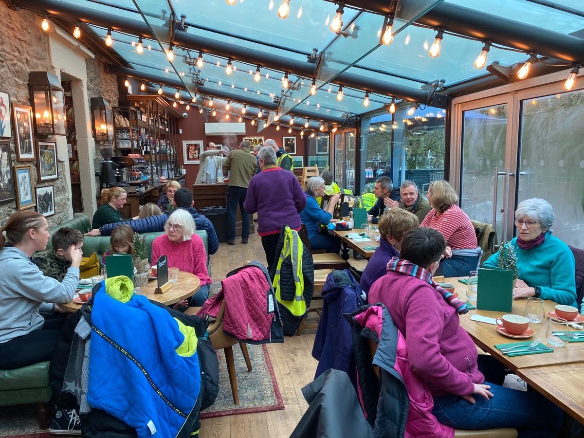 lockkeeper's tweet image. An amazing effort from the Wombles and all the incredible volunteers on this morning’s litter pick around Keynsham. Thank you for keeping our community and environment clean. 💚🌳♻️ It was a pleasure to provide you with some well-deserved hot drinks after all that effort.